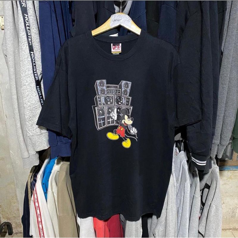 Kaos Nesta Brand