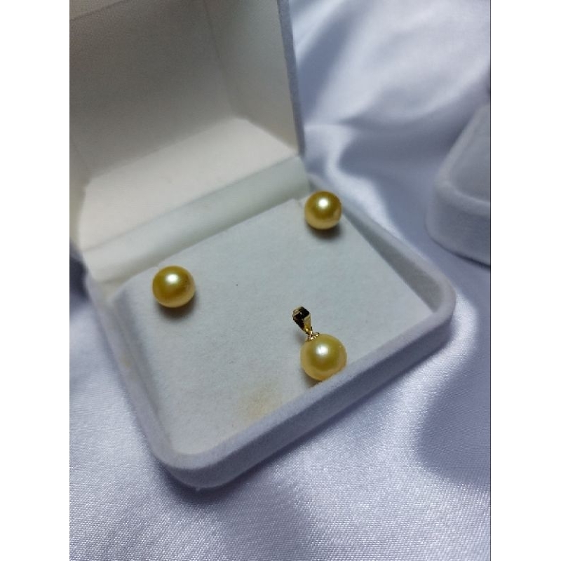 perhiasan set liontin giwang emas 18 karat mutiara Laut gold