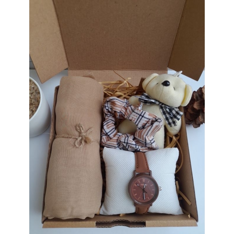 

Hampers Gift Box Termurah hampers hijab da jam tangan/ / Kado Ulang Tahun Cewek / Hadiah Ulang Tahun Murah / Hadiah Wisuda / Hampers Murah / Kado Masa Kini / Hadiah Boneka / Kado Jilbab Segi empat