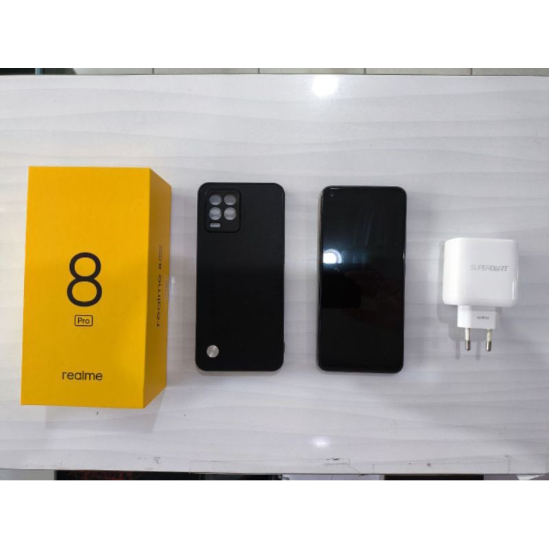 Realme 8 Pro 8/128 GB - Hitam