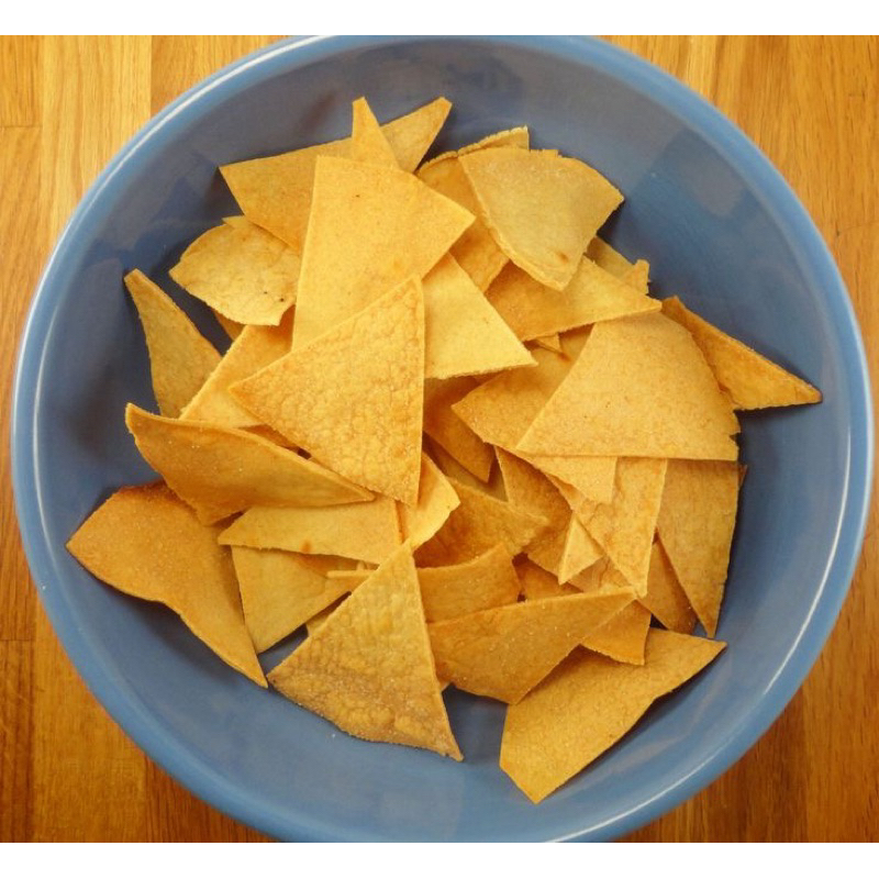 

FROZEN (PRE-CUT) LOCAL Yellow Corn Tortilla / Kulit Jagung Tortilla untuk Nachos / Chips Segitiga Mentah - 500 gr