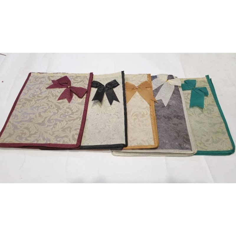 

RB (Isi 12 pcs) Tas Hajatan Pita Embos Box Dus 22x22 Motif Timbul