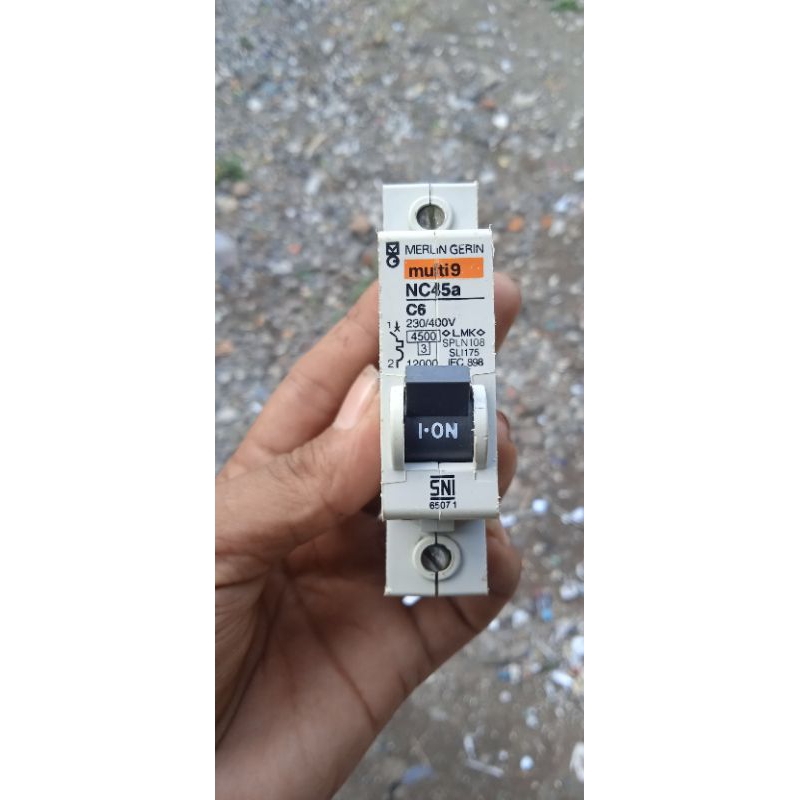 jual mcb multie 9 MERLIN GERLIN NC45a hitam 4a.6a.10a.25a.20a.32a dan NC100H c100