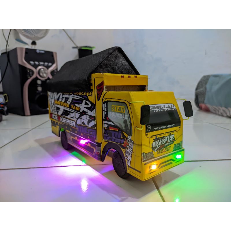 MINIATUR TRUK OLENG MINIATUR TRUK OLENG MURAH GRATIS LAMPU DAN TERPAL - KUNING