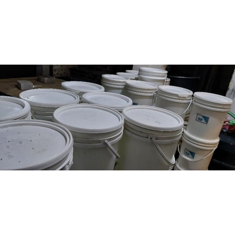 white glue, lem putih, slime. link kargo  https://id.shp.ee/NZY4zaG