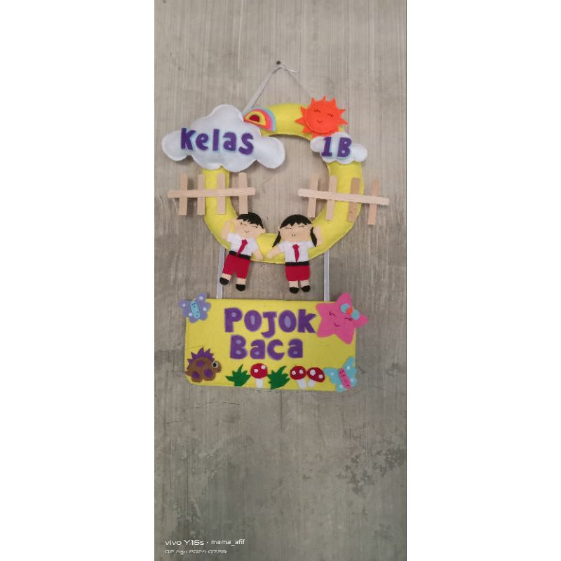 hiasan dinding kelas pojok baca