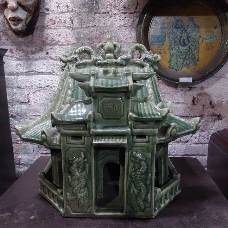Rumah Cina Celadon Keramik Hijau Ukir Naga Lawas Tua