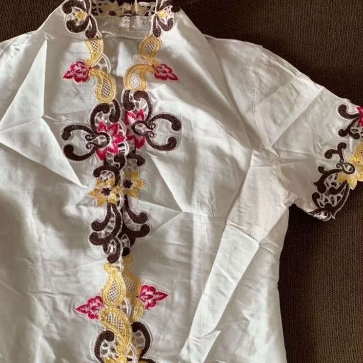 Preloved (pl) atasan kebaya bordir putih lengan pendek