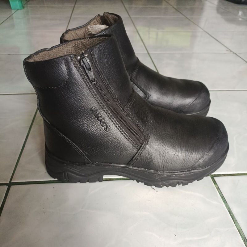 sepatu  safety kings second