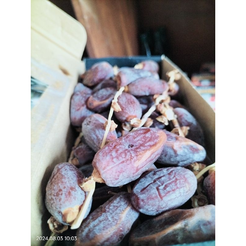 

Kurma Tunisia Tangkai Termurah 500 gram