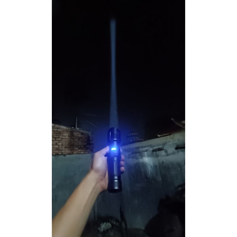 1pc senter leyoya z1 sedikit lecet pemakaian, beli baru buat test saja