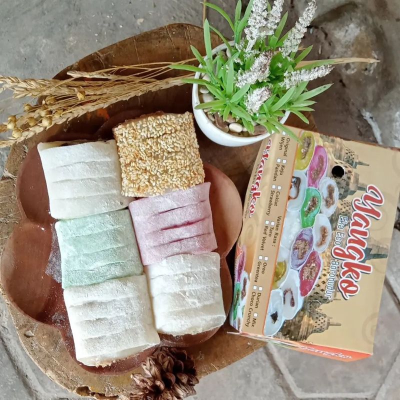 Maem_Yummy Yangko Mochi Eka Eco Borobudur - Isi 24 Iris Rasa Campur Yangko Khas Borobudur