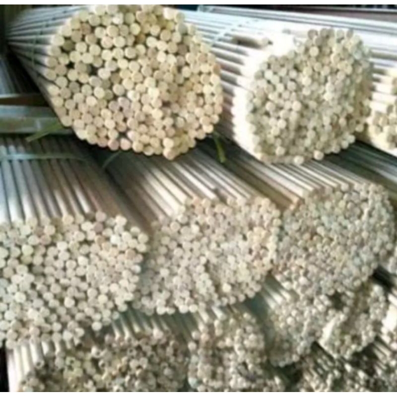 4 batang kayu dowel pinus ukuran 8 milimeter panjang 30 cm