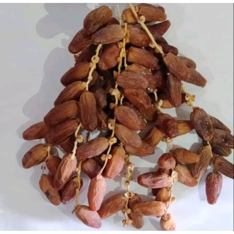 

kurma palm fruit 500 gr / palm fruit tangkai / Tunisia tangkai / oleh-oleh haji umroh