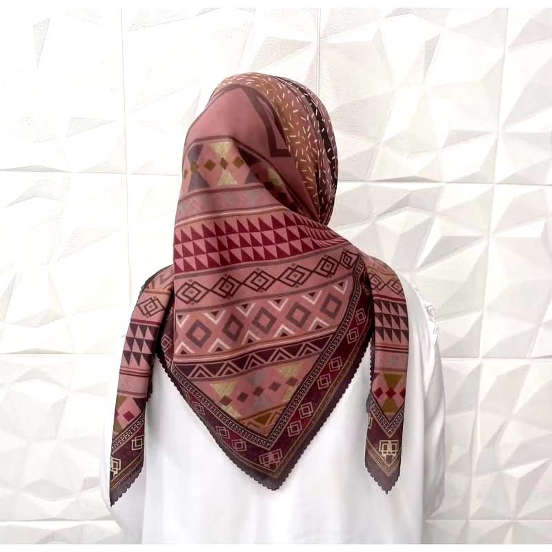 HIJAB KERUDUNG SEGI EMPAT DENAY KW MONA DASTI PINK MEWAH