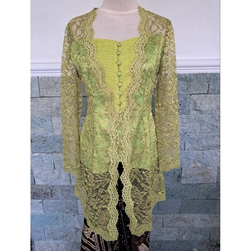 Kebaya hijau muda - kondisi belum pernah dipakai