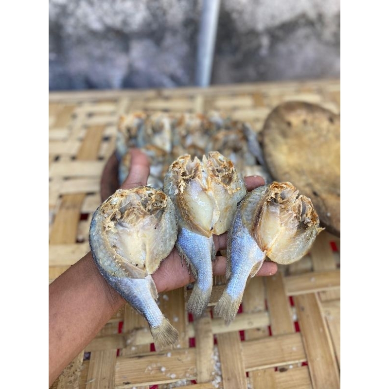 

Ikan asin Gelomo / kepala batu 1kg.. MURAHH
