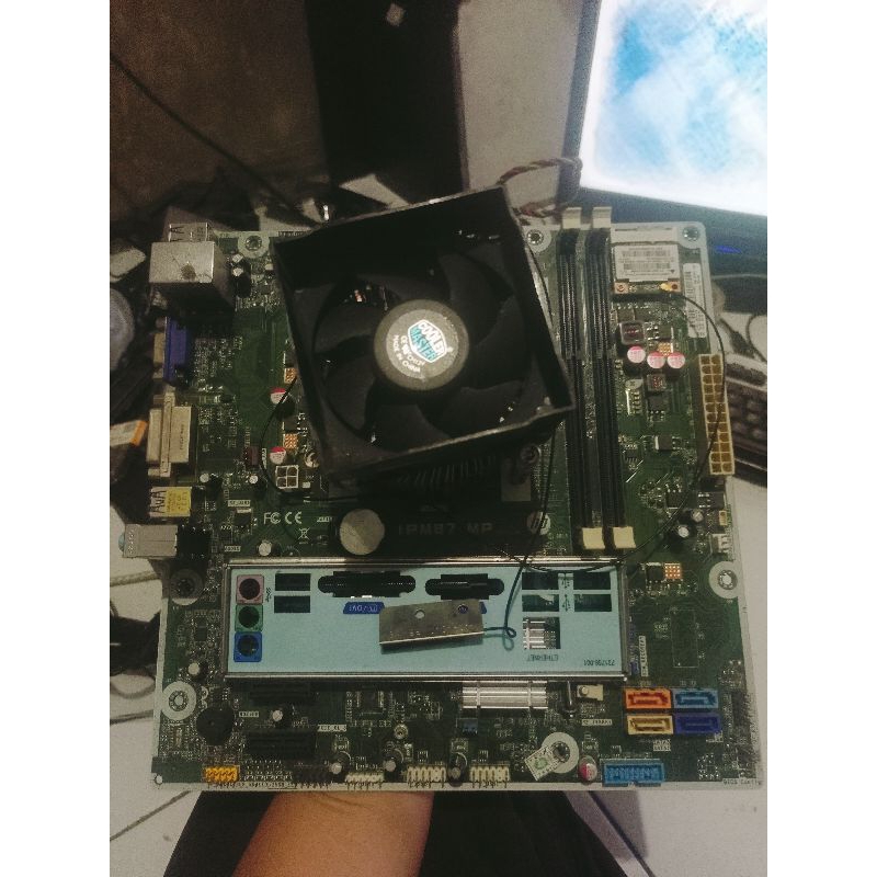 paketan mainboard h87 hp & core i5 4570 haswell ada bonus nya not core i3 atau core i7 atau bahkan c