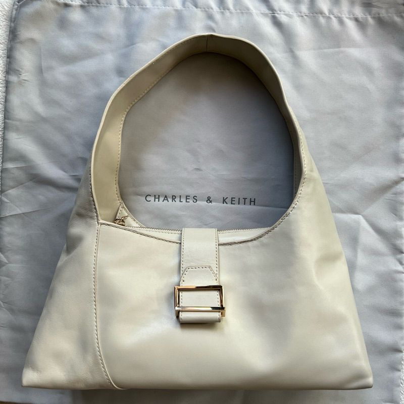 [SPLIT PAYMENT] Tas Charles and Keith Hobo Bag Genuine Leather in Chalk Original Preloved