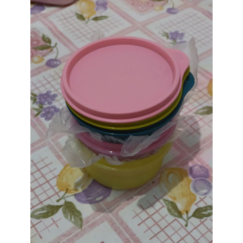 toples kecil Tupperware