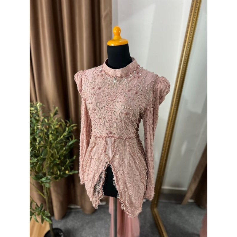 Kebaya Pink