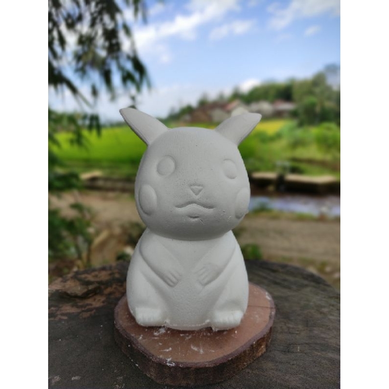 patung gypsum lukis pikacu celengan
