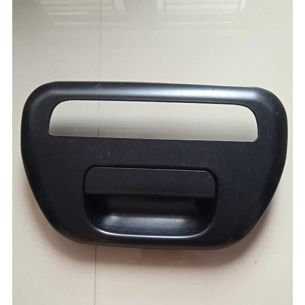 handle bak belakang L200 triton