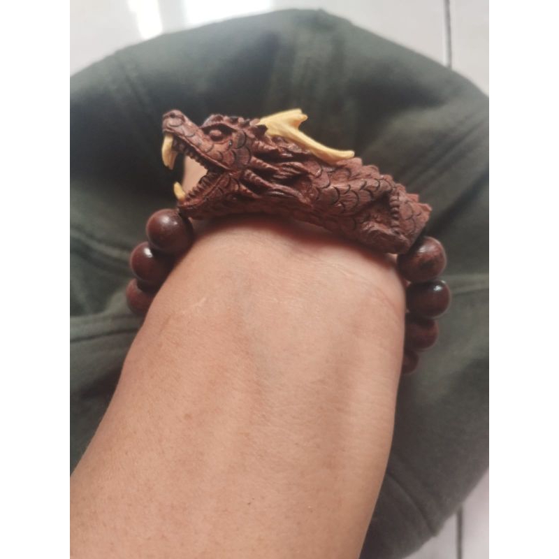 Gelang ukir naga kayu setigi