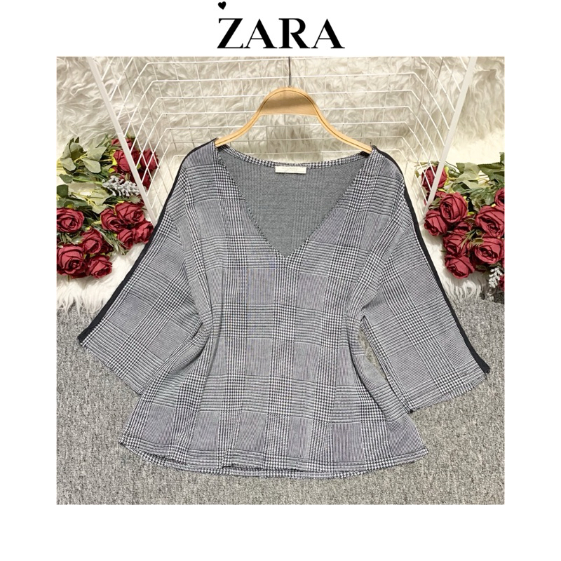CO13. Zara Trf top V neck