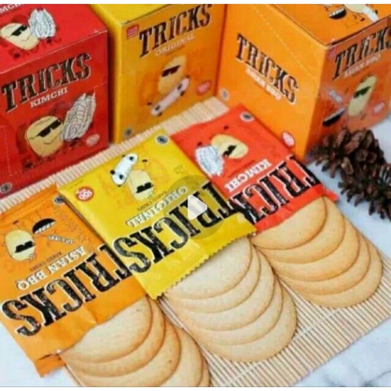 

TRICKS BISKUIT KENTANG potato bakade chips 1 box isi 10 pics