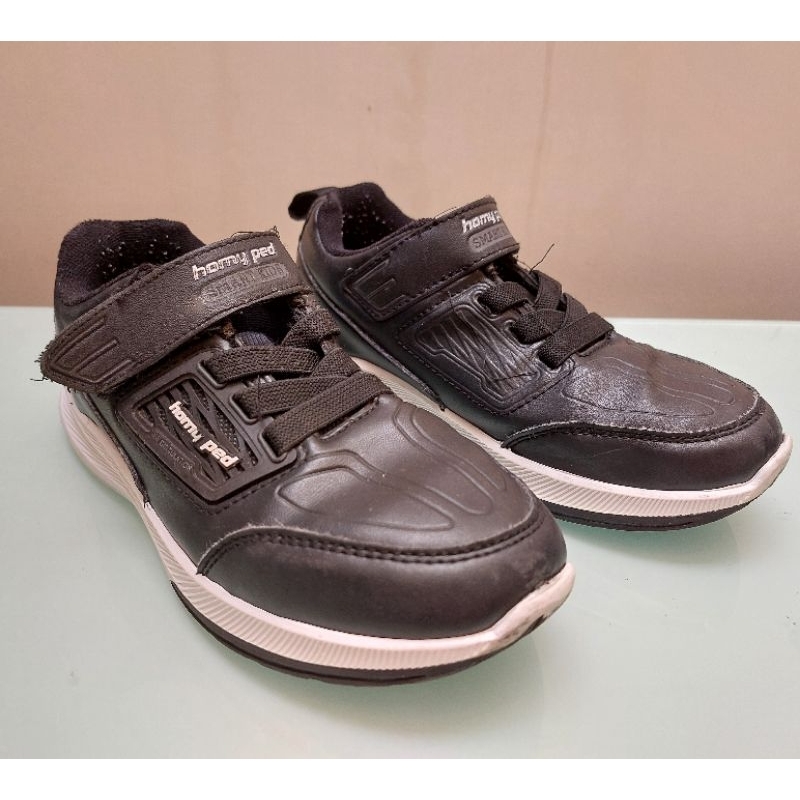 Sepatu sekolah hitam Homyped Preloved