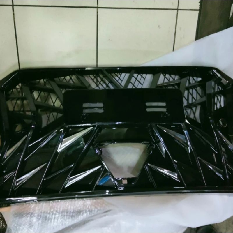 grill/front grill Pajero sport 2021 new model