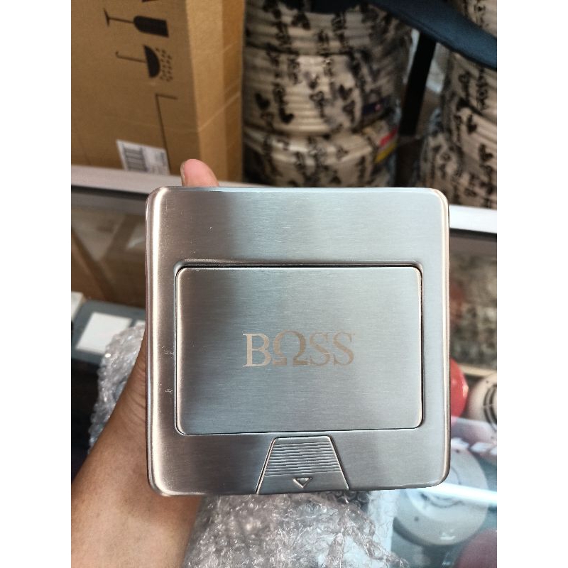 STOP KONTAK LANTAI BOSS + OUTLET DATA