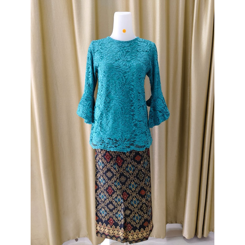 kebaya Wisuda Preloved