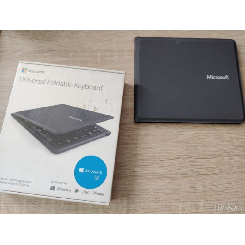 MICROSOFT UNIVERSAL FOLDABLE KEYBOARD second