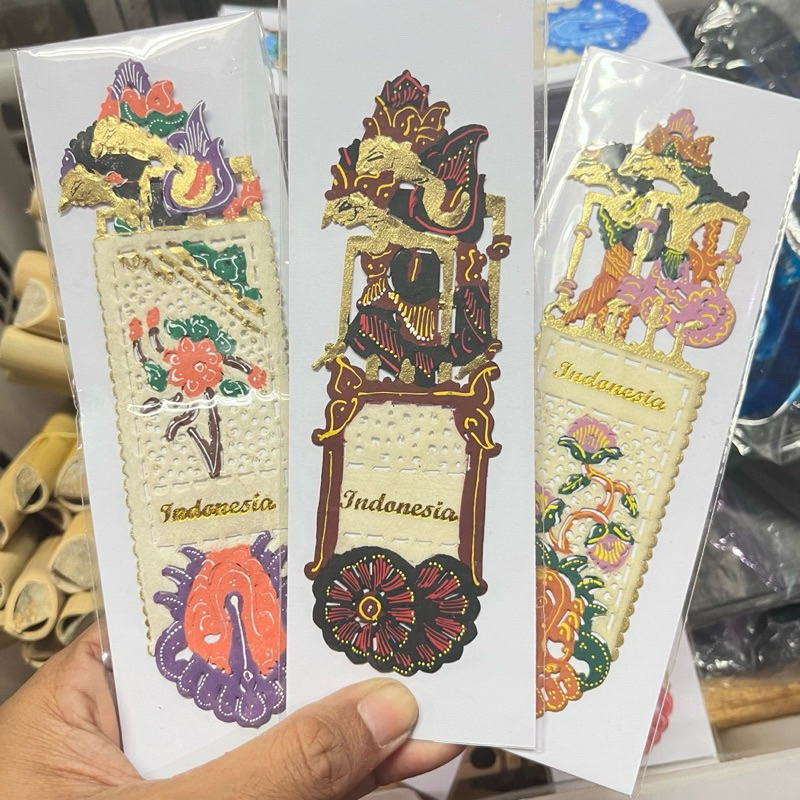 

Pembatas buku wayang kulit 1 kodi (isi 20) Bookmark souvenir oleh oleh khas jogja indonesia