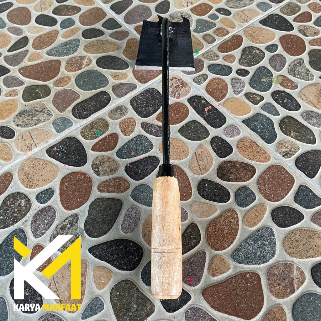 Cangkul Mini Pegangan Kayu/ Cangkul Kecil Bahan Gergaji Selendang Tajam