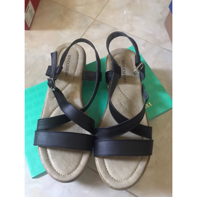 Buccheri Sepatu Sandal