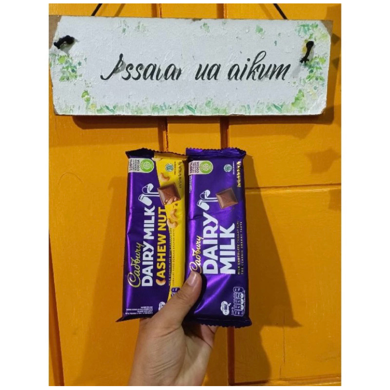 

Coklat Cadbury Dairy Milk90gr exp 2025