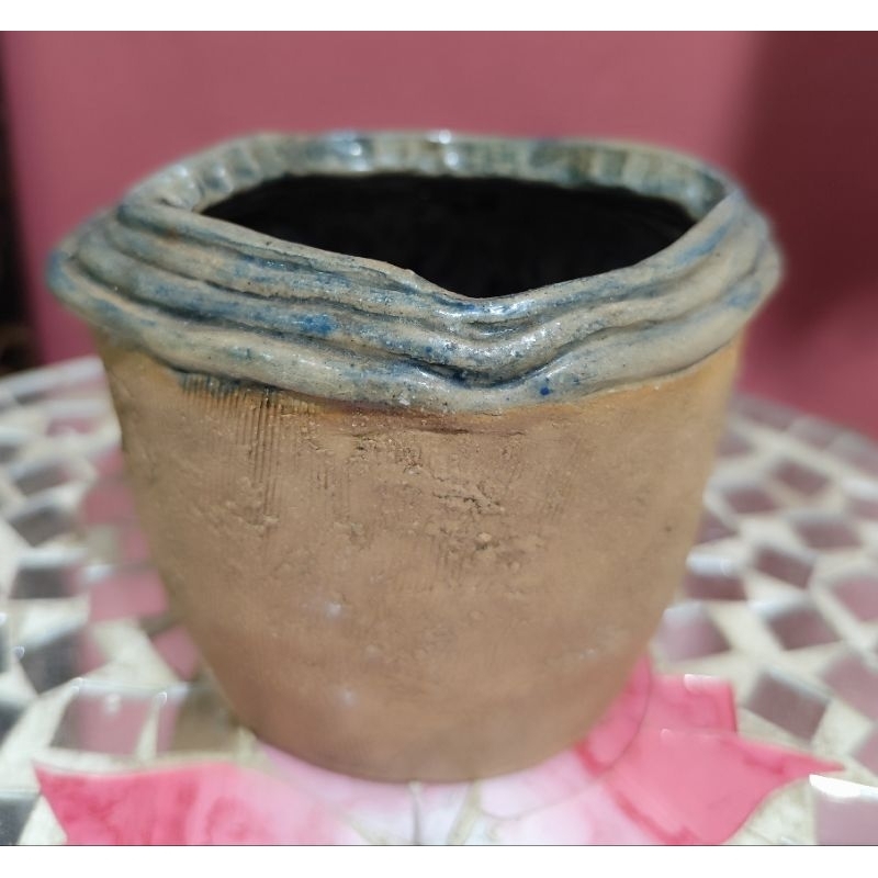 Vas Antik Keramik tua Pottery buatan tangan mulus Panjang :11,5cm Tinggi: 9cm