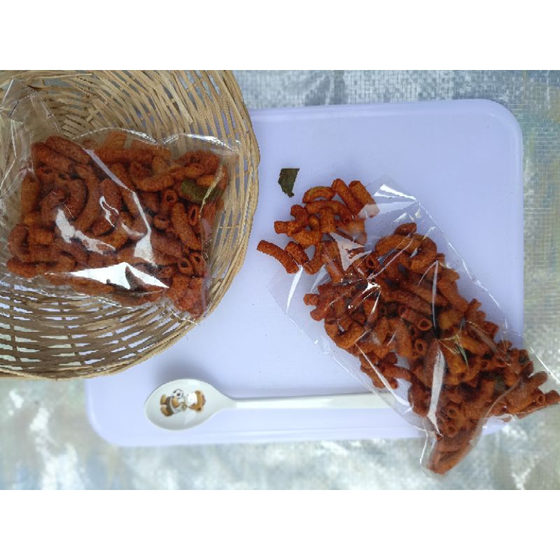 

snack MAKARONI PEDAS renyah enak gurih murah