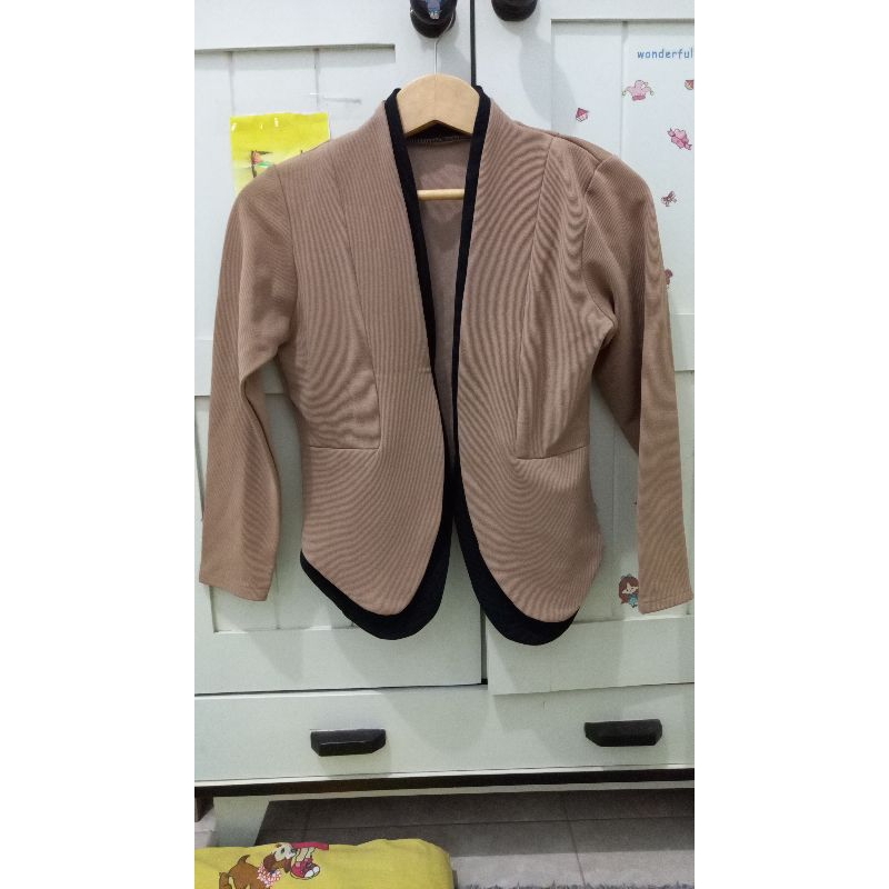 blazer outer warna coklat susu milo preloved no cotton ink, aleza, merche, gaudi, the executive