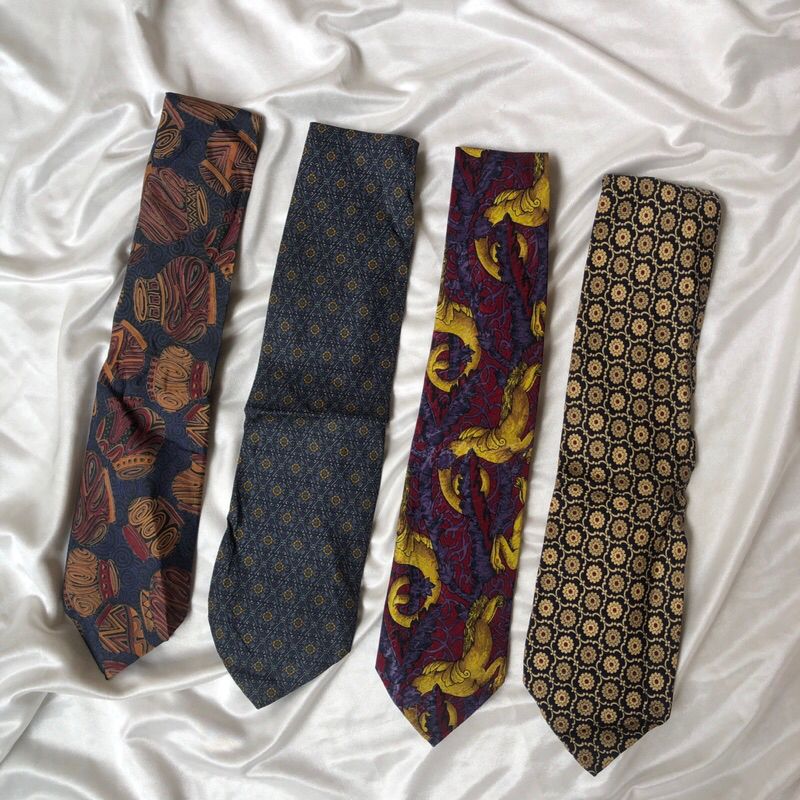 Dasi/ Preloved Dasi/ Dasi Vintage/ Dasi Murah/ Dasi Pria/ Dasi Wanita/ Dasi Jas/ Dasi Formal/ Dasi C