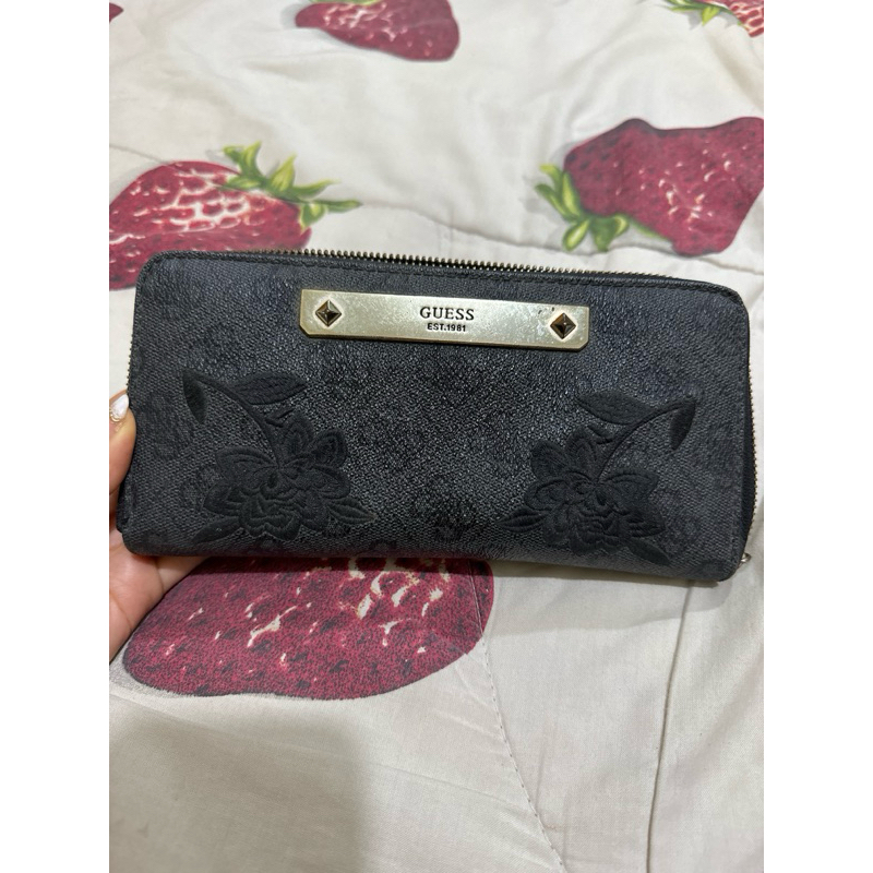 dompet guess original