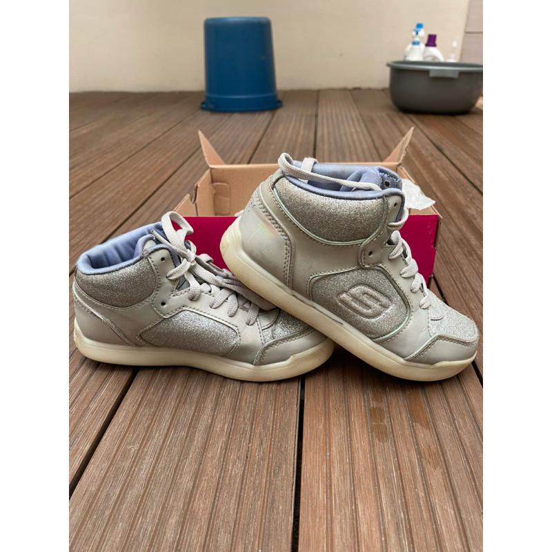 Sepatu Skecher anak wanita