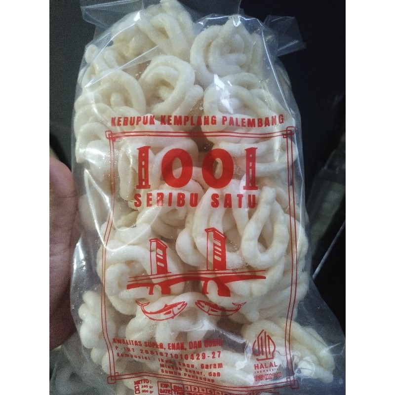 

Kerupuk kemplang Palembang 1001