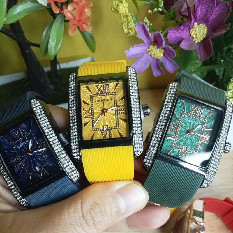 jam wanita CARTIER
