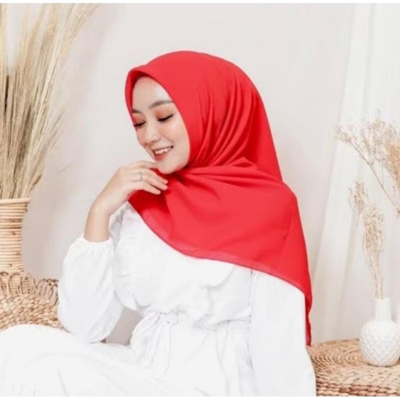 HIJAB SEGI EMPAT BELLA SQUARE MERAH CABE/BENDERA PREMIUM