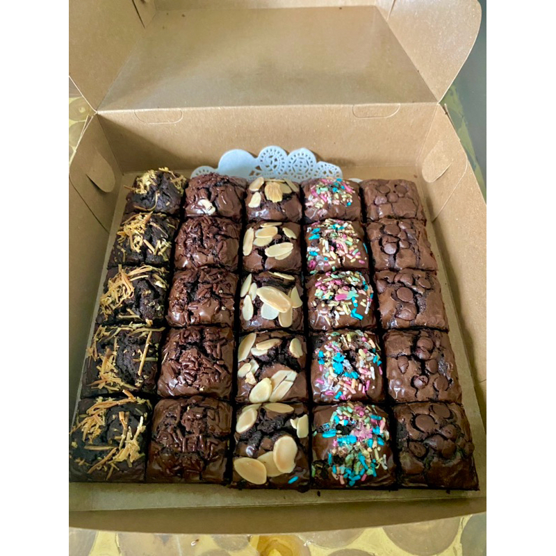 

fudgy brownies 20x20 (25 bites)