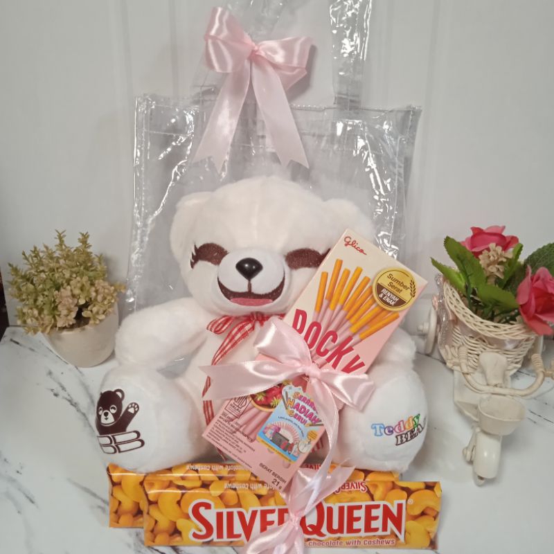 

NOB KADO ULANG TAHUN BONEKA PREMIUM COKLAT SILVERQUEEN GIFT BOX VALENTINE ANIVERSARY